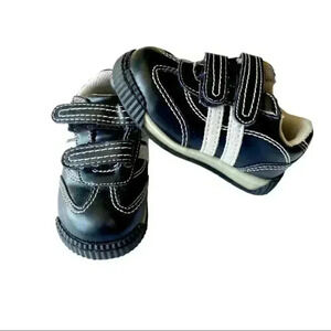 ADORABLE - The Children’s Place - trendy black shoes with velcro ties/straps
